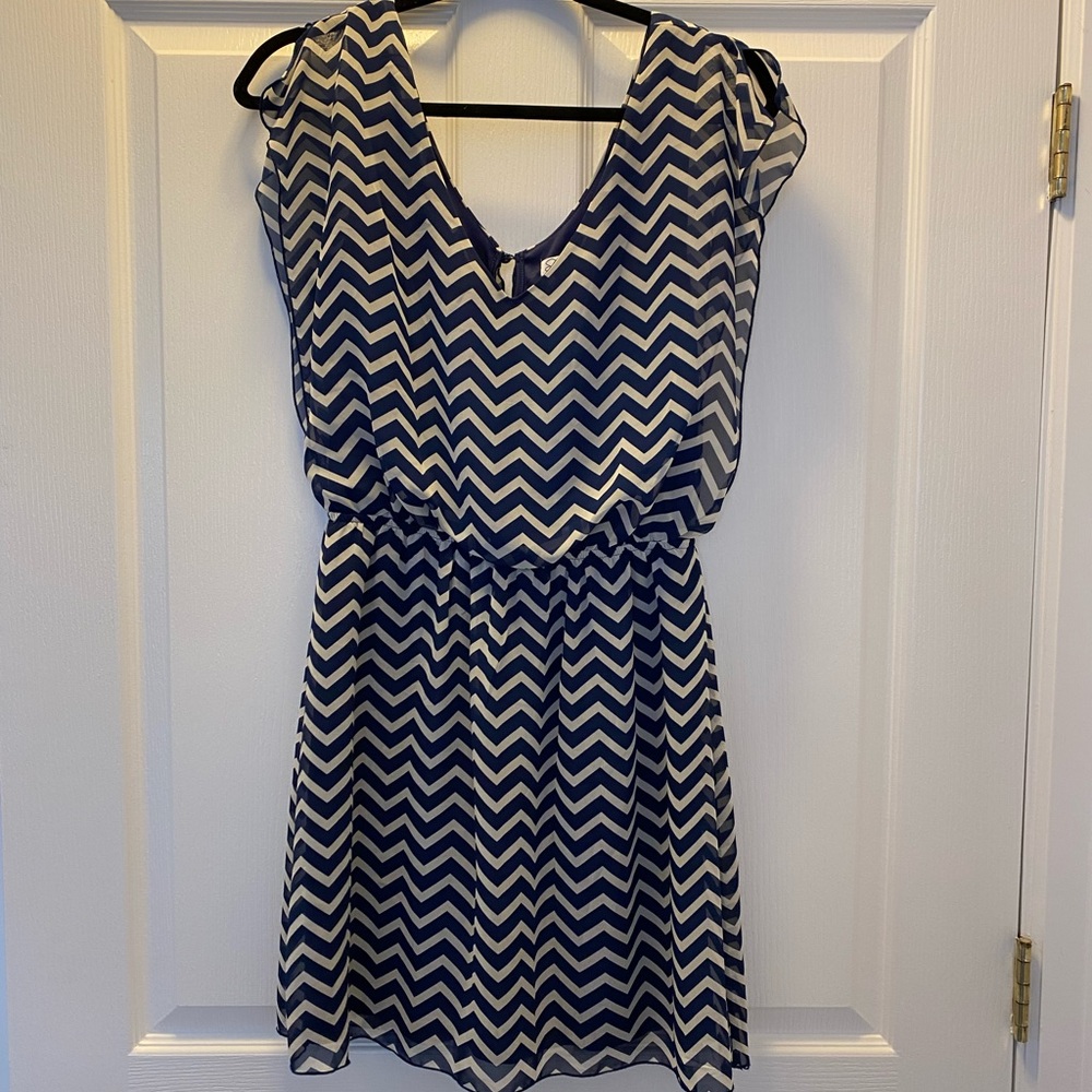 Speechless Size L Navy Blue Ivory Chevron Dress Size Large